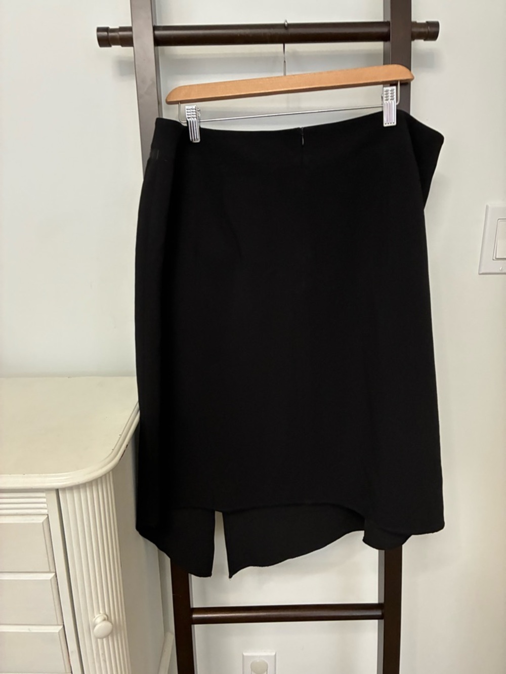 Pierre Cardin Black Skirt Satin Ribbon at waist asymmetrical hem & slit Sz 16 - Picture 8 of 10